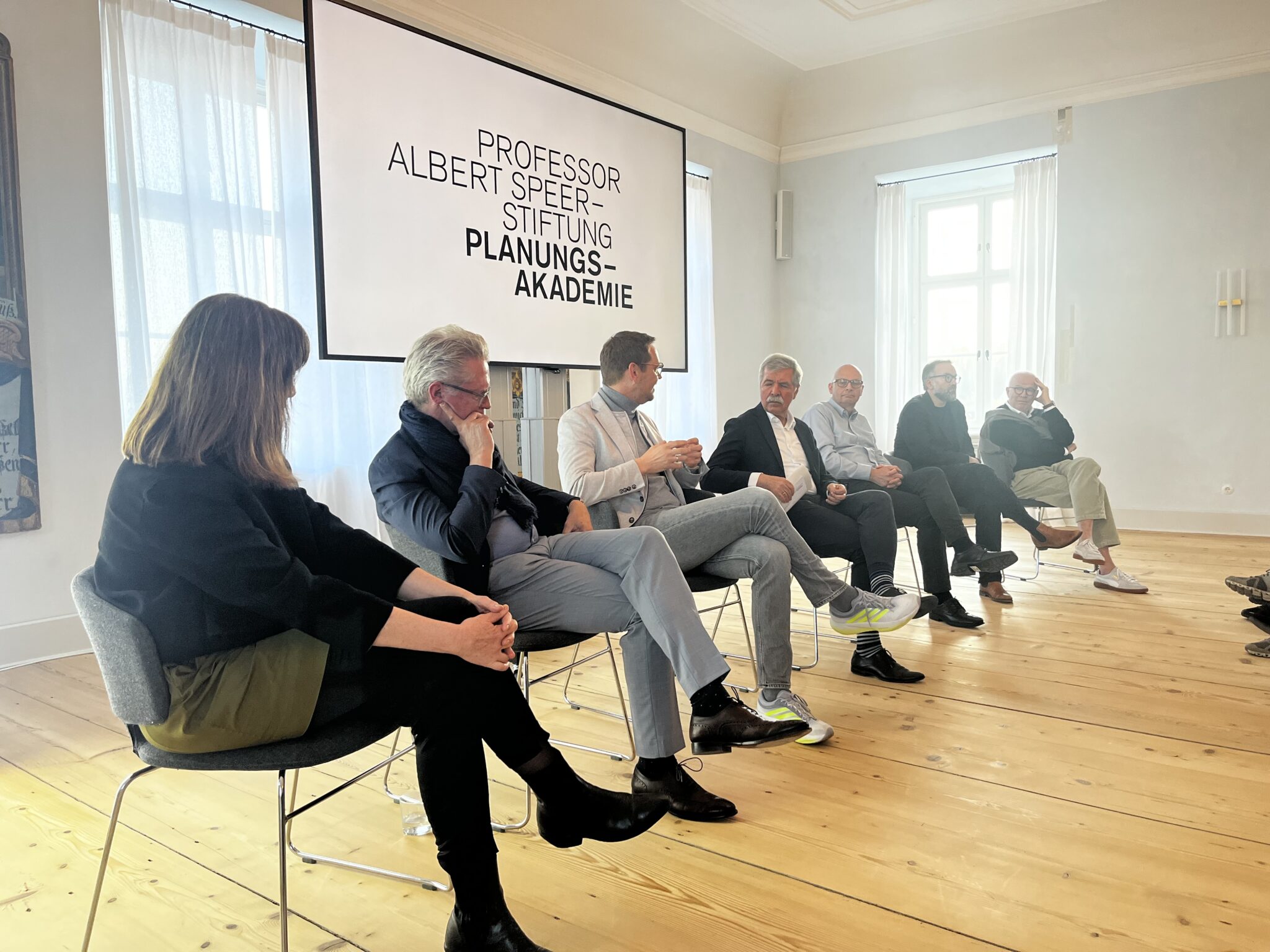 Akademie 25-26_ExperInnengespräch